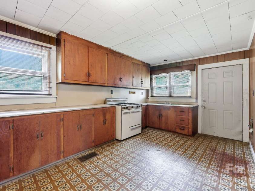 1303 Bringle Ferry Road, Salisbury, NC 28144.  MLS# CAR4404807, YatesRealty ID 42121. 