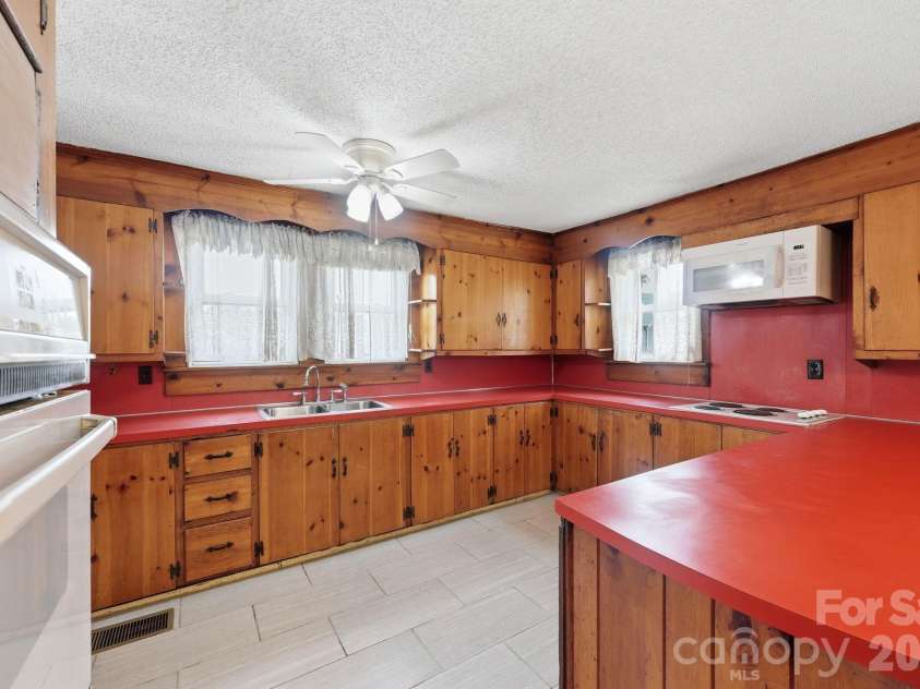 1303 Bringle Ferry Road, Salisbury, NC 28144.  MLS# CAR4404807, YatesRealty ID 42121. 