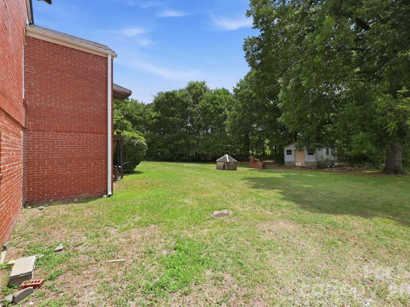 1303 Bringle Ferry Road, Salisbury, NC 28144.  MLS# CAR4404807, YatesRealty ID 42121. 