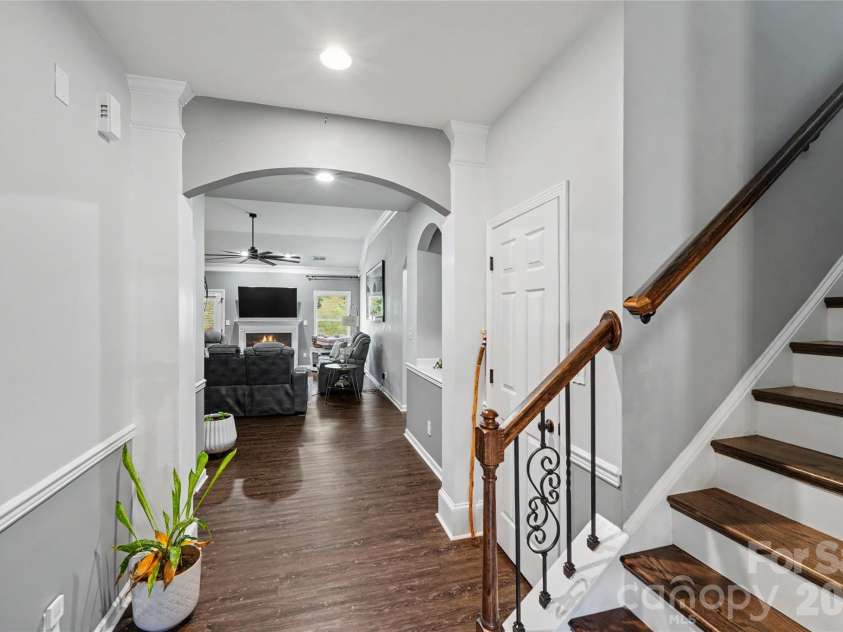 4916 Elementary View Drive, Charlotte, NC 28269.  MLS# CAR4406604, YatesRealty ID 42123. 