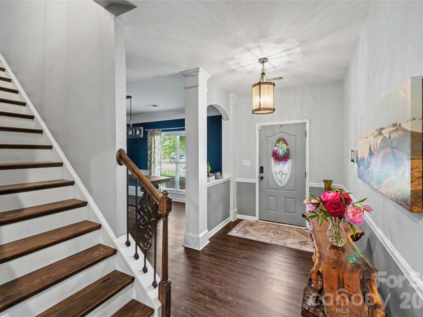 4916 Elementary View Drive, Charlotte, NC 28269.  MLS# CAR4406604, YatesRealty ID 42123. 