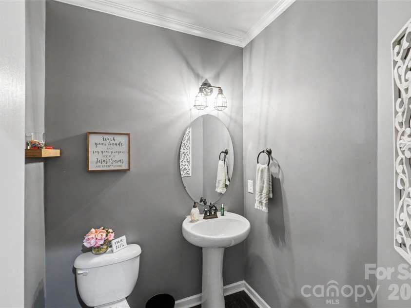 4916 Elementary View Drive, Charlotte, NC 28269.  MLS# CAR4406604, YatesRealty ID 42123. 