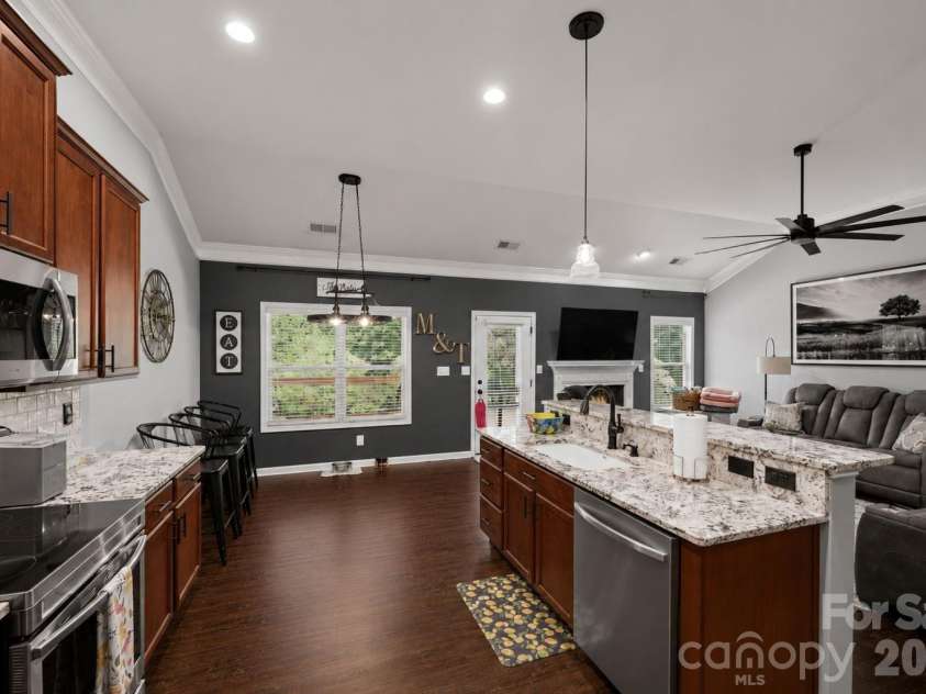 4916 Elementary View Drive, Charlotte, NC 28269.  MLS# CAR4406604, YatesRealty ID 42123. 