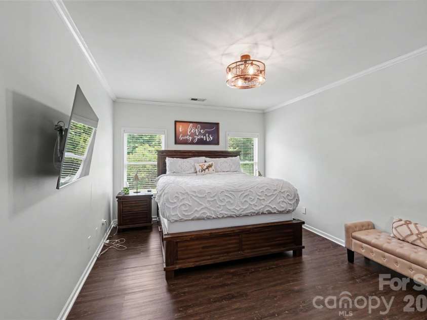 4916 Elementary View Drive, Charlotte, NC 28269.  MLS# CAR4406604, YatesRealty ID 42123. 