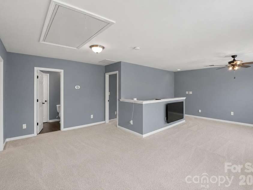 4916 Elementary View Drive, Charlotte, NC 28269.  MLS# CAR4406604, YatesRealty ID 42123. 