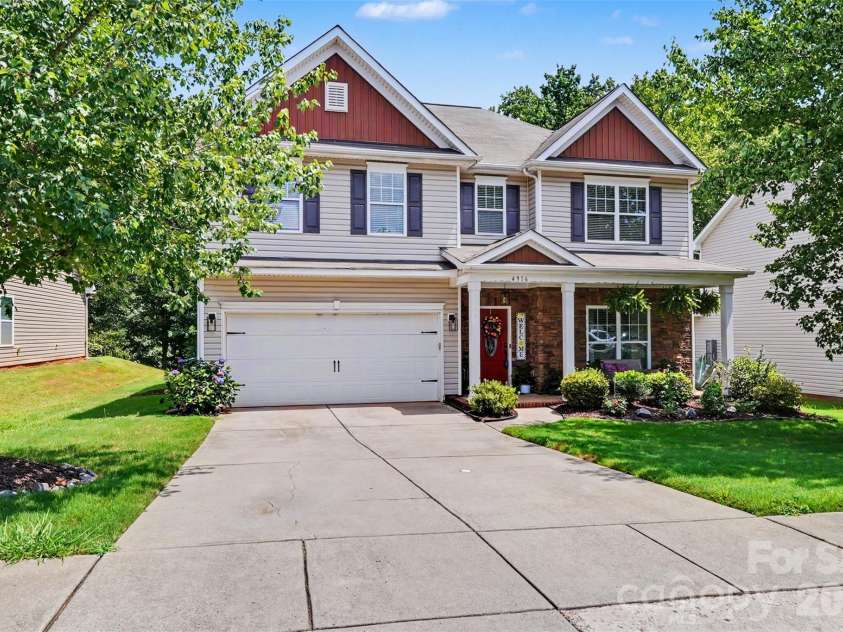 4916 Elementary View Drive, Charlotte, NC 28269.  MLS# CAR4406604, YatesRealty ID 42123. 