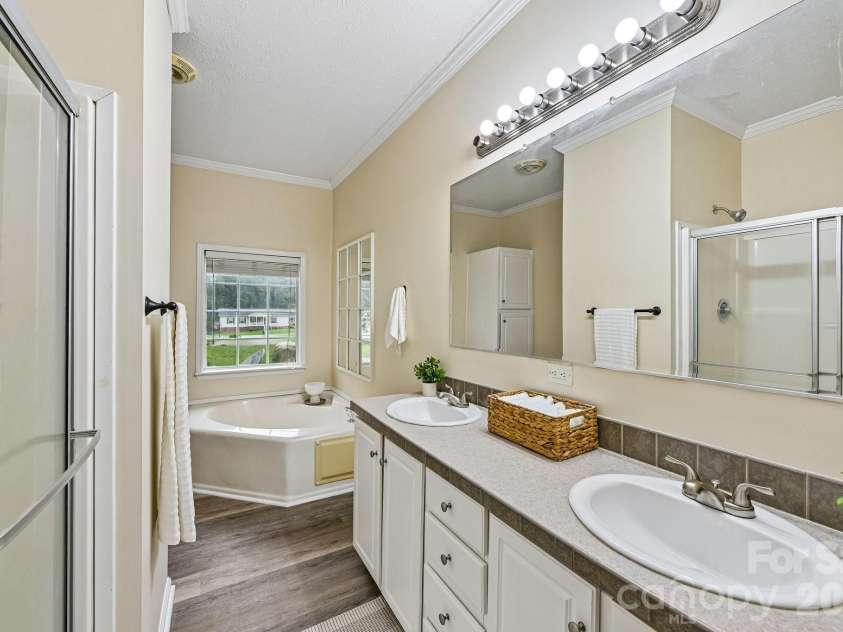 108 Grand Acres Lane, Maiden, NC 28650.  MLS# CAR4407760, YatesRealty ID 42124. 