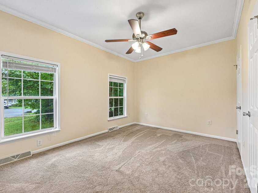 108 Grand Acres Lane, Maiden, NC 28650.  MLS# CAR4407760, YatesRealty ID 42124. 
