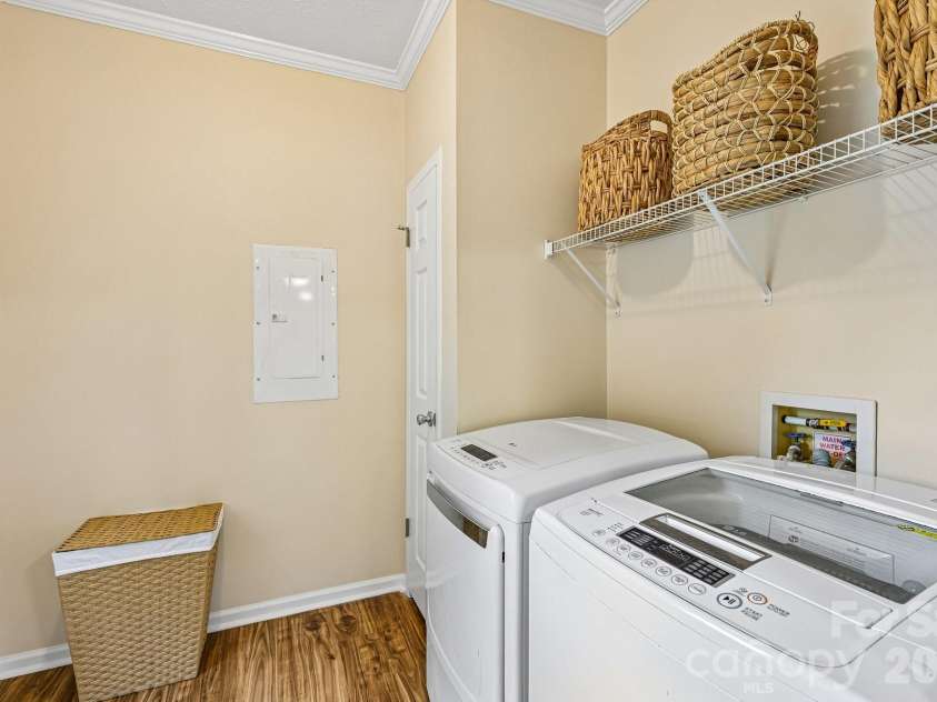 108 Grand Acres Lane, Maiden, NC 28650.  MLS# CAR4407760, YatesRealty ID 42124. 