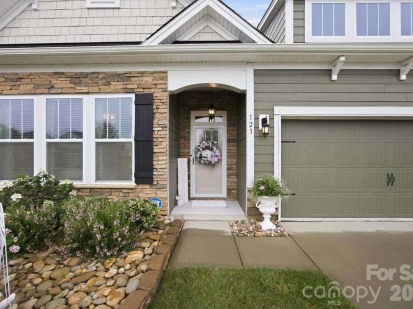 123 Cup Chase Drive, Mooresville, NC 28115.  MLS# CAR4407763, YatesRealty ID 42125. 