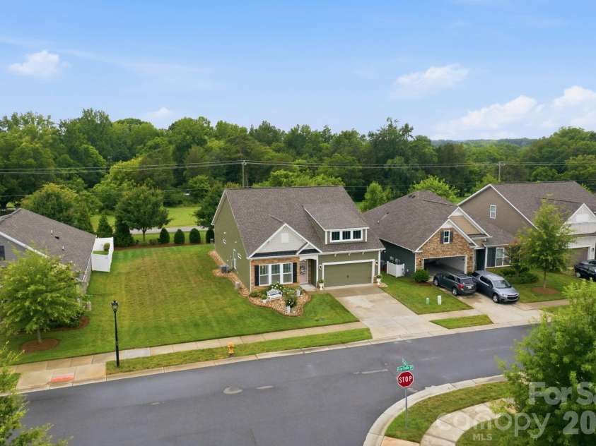 123 Cup Chase Drive, Mooresville, NC 28115.  MLS# CAR4407763, YatesRealty ID 42125. 