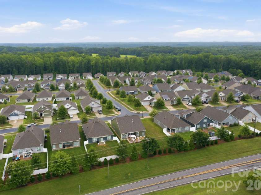 123 Cup Chase Drive, Mooresville, NC 28115.  MLS# CAR4407763, YatesRealty ID 42125. 