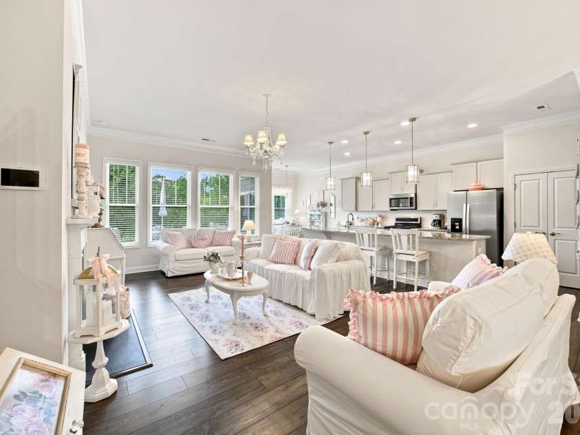 123 Cup Chase Drive, Mooresville, NC 28115.  MLS# CAR4407763, YatesRealty ID 42125. 