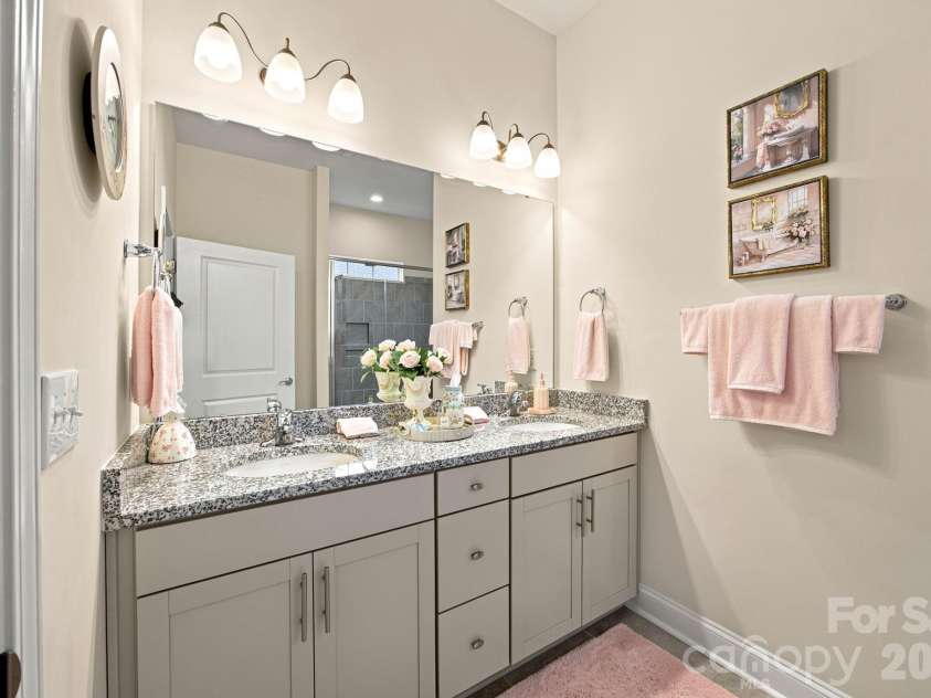 123 Cup Chase Drive, Mooresville, NC 28115.  MLS# CAR4407763, YatesRealty ID 42125. 