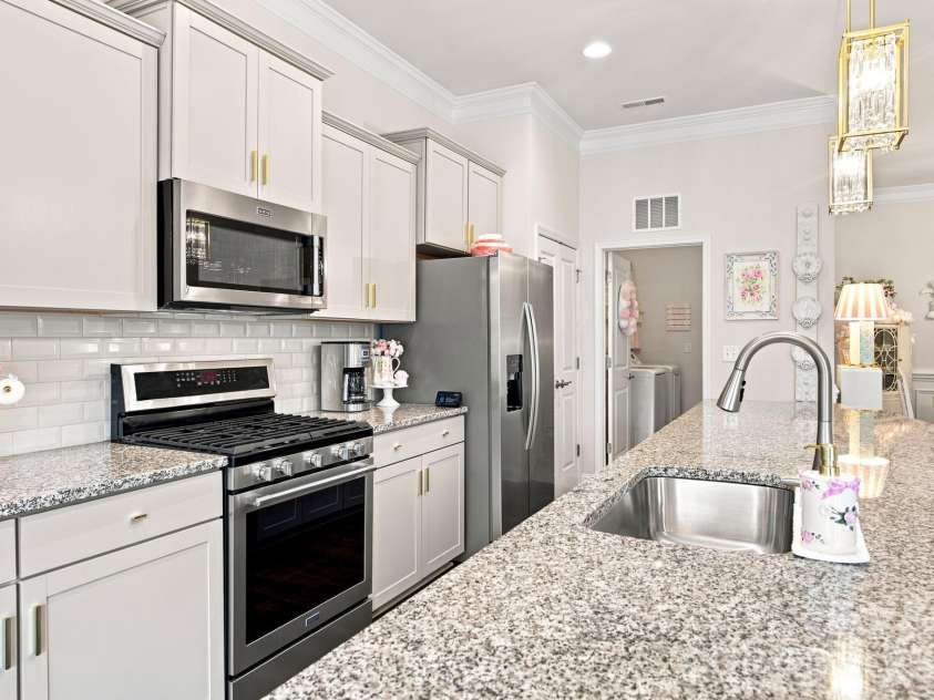 123 Cup Chase Drive, Mooresville, NC 28115.  MLS# CAR4407763, YatesRealty ID 42125. 