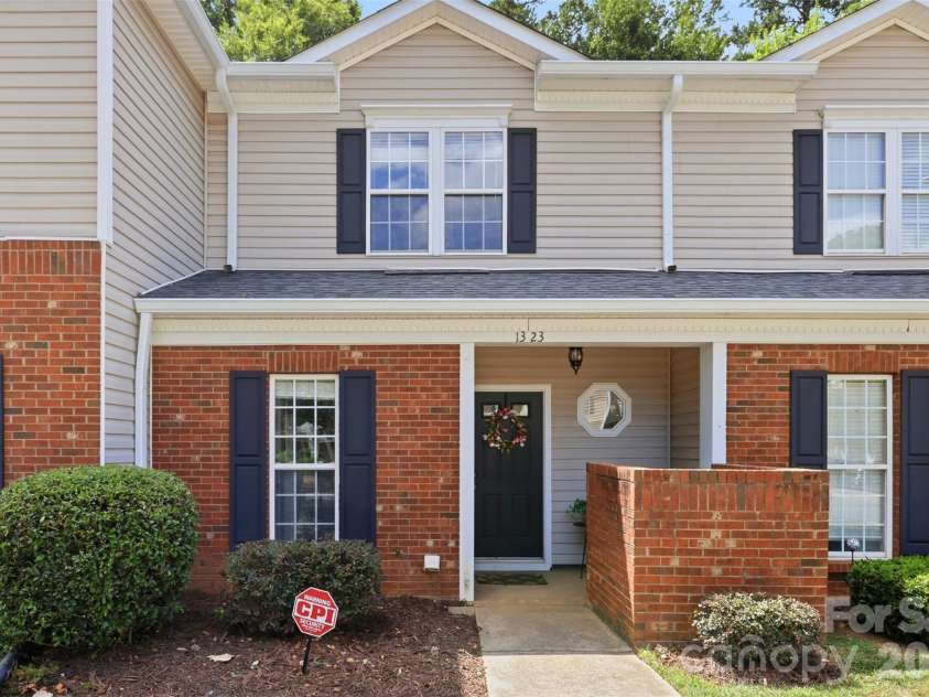 1323 Anthem Court, Charlotte, NC 28205.  MLS# CAR4406513, YatesRealty ID 42126. 