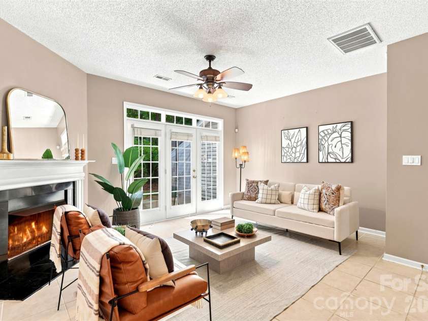 1323 Anthem Court, Charlotte, NC 28205.  MLS# CAR4406513, YatesRealty ID 42126. 