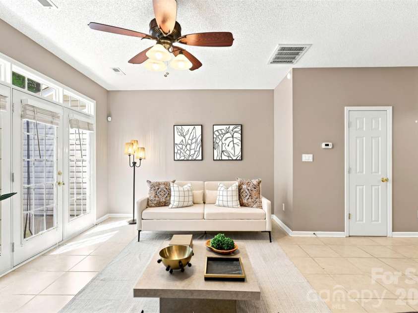 1323 Anthem Court, Charlotte, NC 28205.  MLS# CAR4406513, YatesRealty ID 42126. 