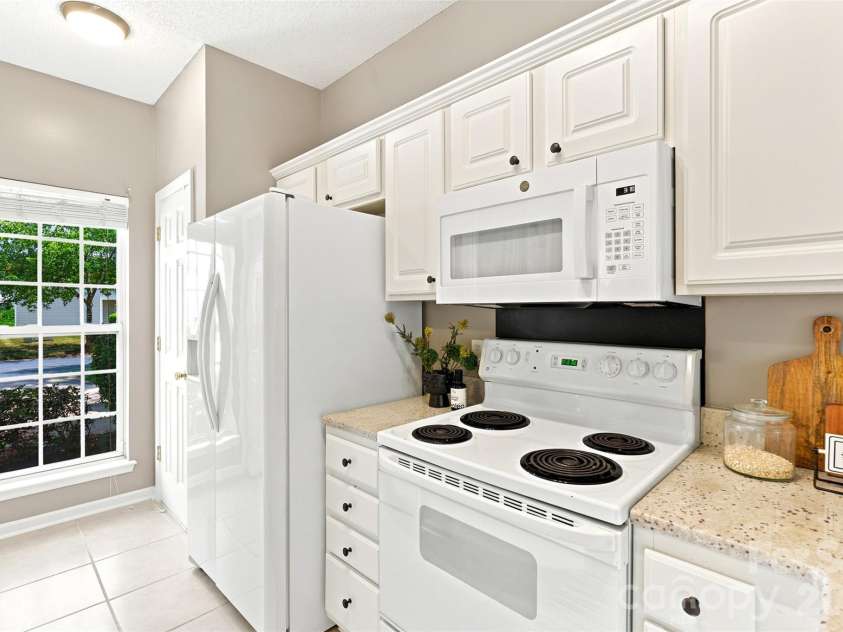 1323 Anthem Court, Charlotte, NC 28205.  MLS# CAR4406513, YatesRealty ID 42126. 