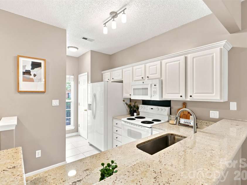 1323 Anthem Court, Charlotte, NC 28205.  MLS# CAR4406513, YatesRealty ID 42126. 