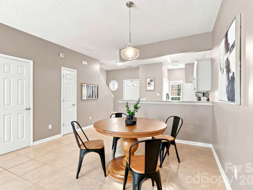 1323 Anthem Court, Charlotte, NC 28205.  MLS# CAR4406513, YatesRealty ID 42126. 