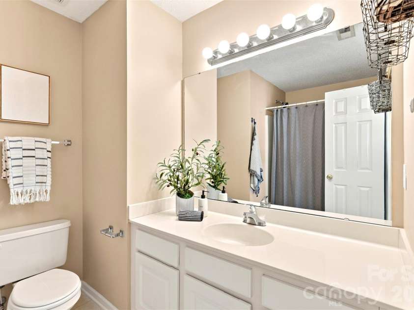 1323 Anthem Court, Charlotte, NC 28205.  MLS# CAR4406513, YatesRealty ID 42126. 