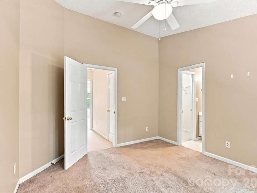 1323 Anthem Court, Charlotte, NC 28205.  MLS# CAR4406513, YatesRealty ID 42126. 