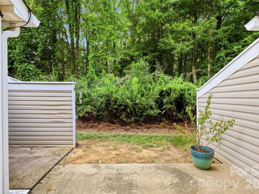 1323 Anthem Court, Charlotte, NC 28205.  MLS# CAR4406513, YatesRealty ID 42126. 