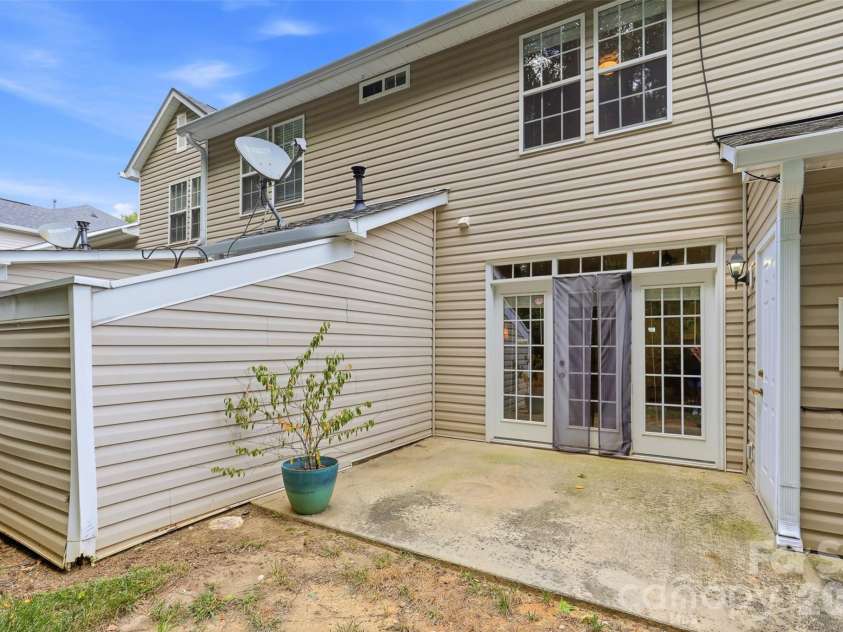 1323 Anthem Court, Charlotte, NC 28205.  MLS# CAR4406513, YatesRealty ID 42126. 