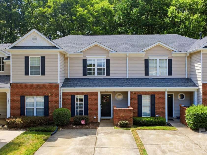 1323 Anthem Court, Charlotte, NC 28205.  MLS# CAR4406513, YatesRealty ID 42126. 