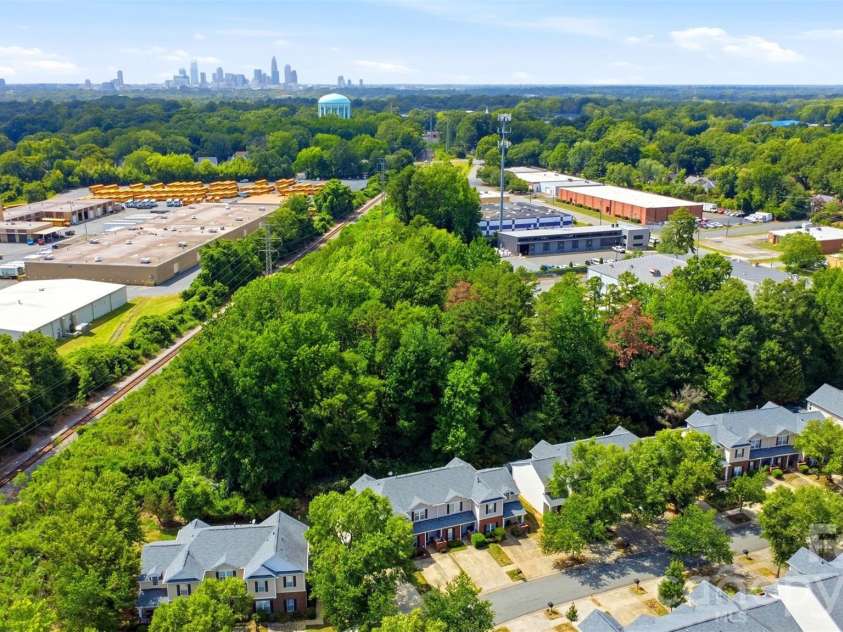 1323 Anthem Court, Charlotte, NC 28205.  MLS# CAR4406513, YatesRealty ID 42126. 