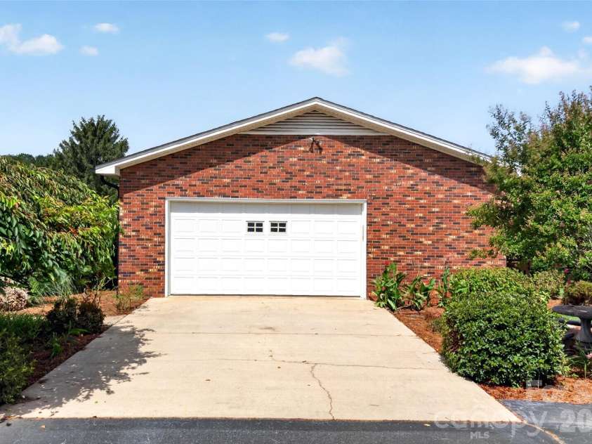 3040 Maiden Road, Maiden, NC 28650.  MLS# CAR4407975, YatesRealty ID 42127. 