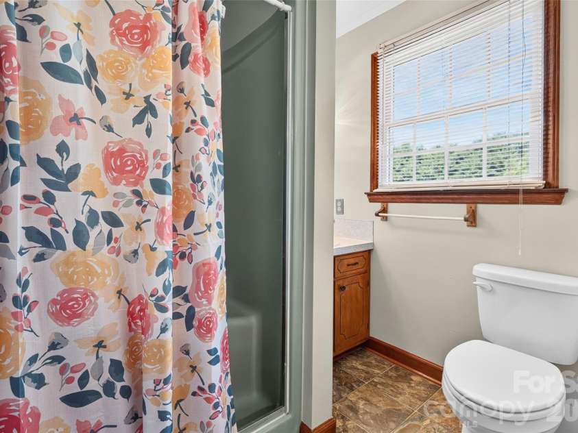 3040 Maiden Road, Maiden, NC 28650.  MLS# CAR4407975, YatesRealty ID 42127. Primary Bath