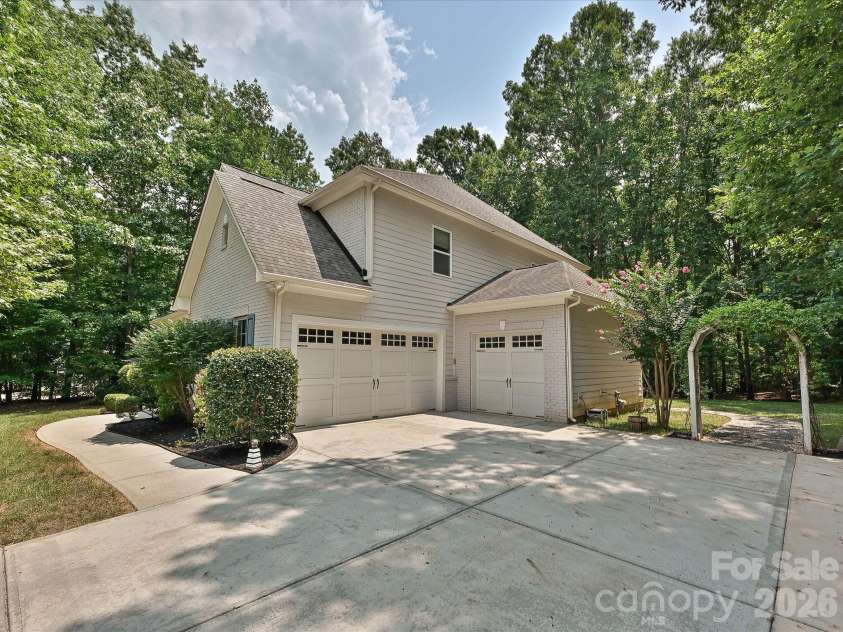 1336 Huntcliff Drive, Waxhaw, NC 28173.  MLS# CAR4402736, YatesRealty ID 42128. 