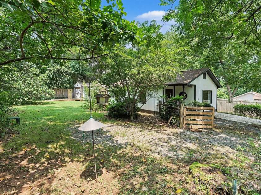5315 Ruth Drive, Charlotte, NC 28215.  MLS# CAR4407741, YatesRealty ID 42129. Backyard