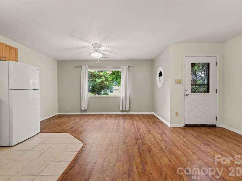 5315 Ruth Drive, Charlotte, NC 28215.  MLS# CAR4407741, YatesRealty ID 42129. Converted, finished structure: great room