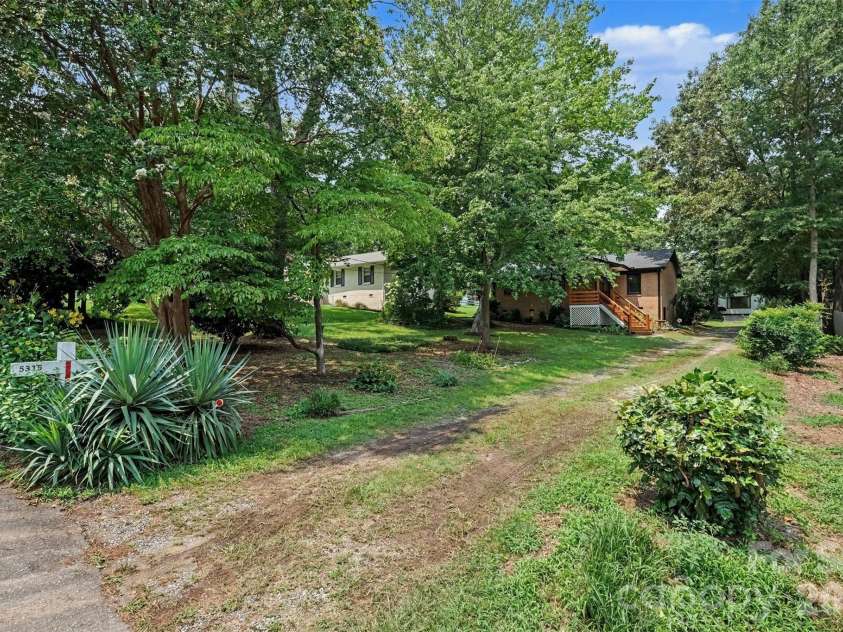 5315 Ruth Drive, Charlotte, NC 28215.  MLS# CAR4407741, YatesRealty ID 42129. Front yard