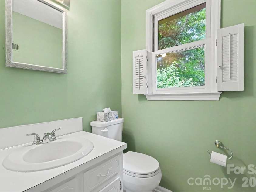 5315 Ruth Drive, Charlotte, NC 28215.  MLS# CAR4407741, YatesRealty ID 42129. Main house: Half bath