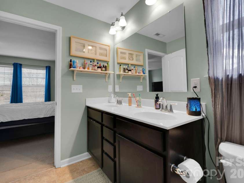 15039 Ockeechobee Court, Mint Hill, NC 28227.  MLS# CAR4354276, YatesRealty ID 4213. Dual Sinks and cabinet space
