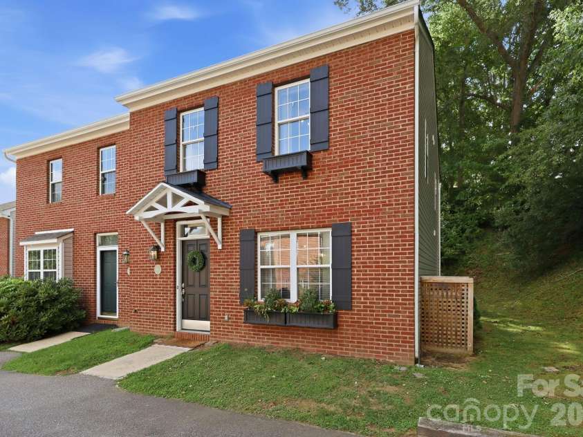 65 Park Terrace Drive, Clyde, NC 28721.  MLS# CAR4408387, YatesRealty ID 42130. 