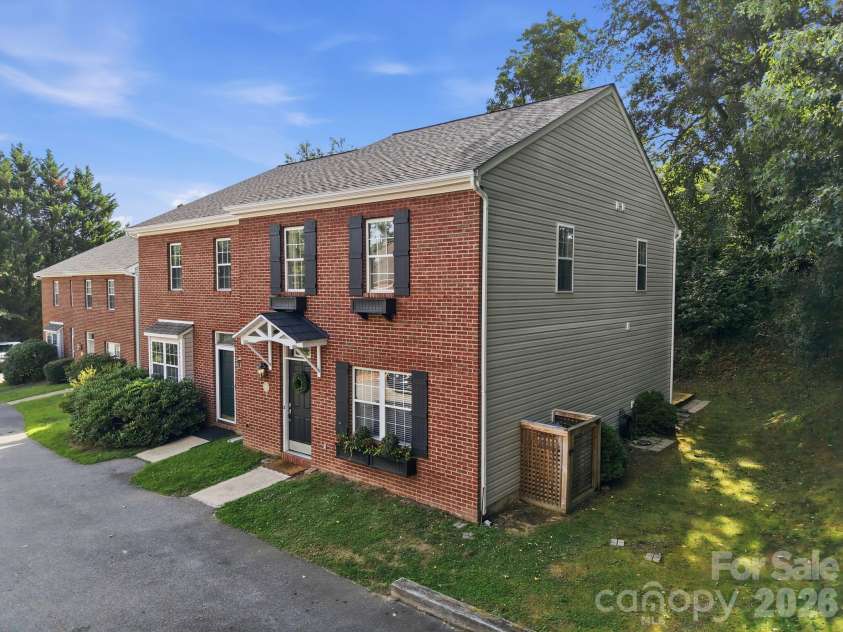 65 Park Terrace Drive, Clyde, NC 28721.  MLS# CAR4408387, YatesRealty ID 42130. 