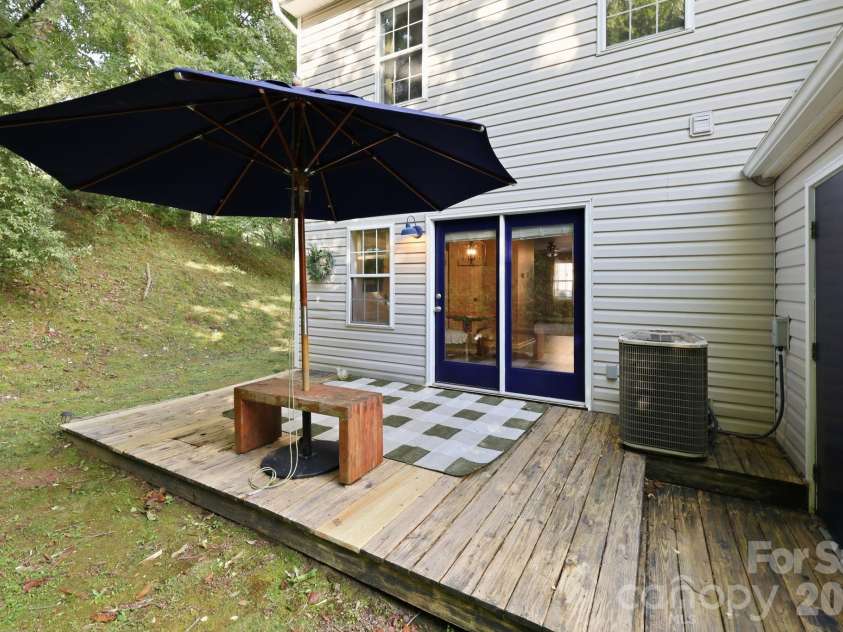 65 Park Terrace Drive, Clyde, NC 28721.  MLS# CAR4408387, YatesRealty ID 42130. 