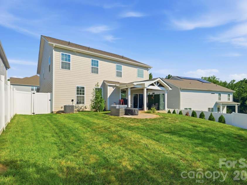 641 Belle Grove Drive, Clover, SC 29710.  MLS# CAR4408981, YatesRealty ID 42131. 
