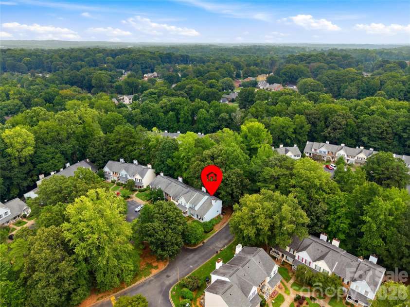 6355 Windsor Gate Lane, Charlotte, NC 28215.  MLS# CAR4406081, YatesRealty ID 42134. 