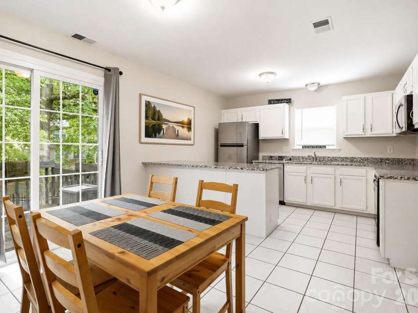 6355 Windsor Gate Lane, Charlotte, NC 28215.  MLS# CAR4406081, YatesRealty ID 42134. Another view of Kitchen