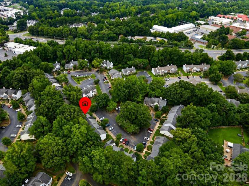 6355 Windsor Gate Lane, Charlotte, NC 28215.  MLS# CAR4406081, YatesRealty ID 42134. Great location