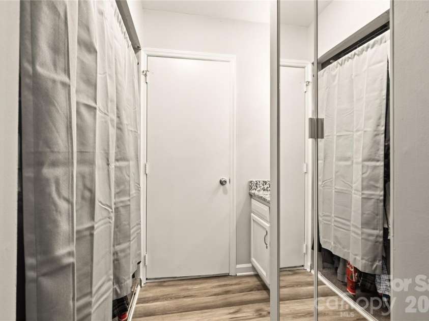 6355 Windsor Gate Lane, Charlotte, NC 28215.  MLS# CAR4406081, YatesRealty ID 42134. Secondary bathroom and double closets