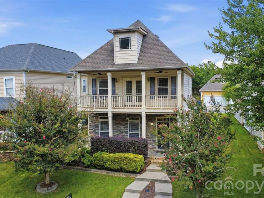 4140 Cedar Point Avenue, Matthews, NC 28104.  MLS# CAR4400390, YatesRealty ID 42135. 