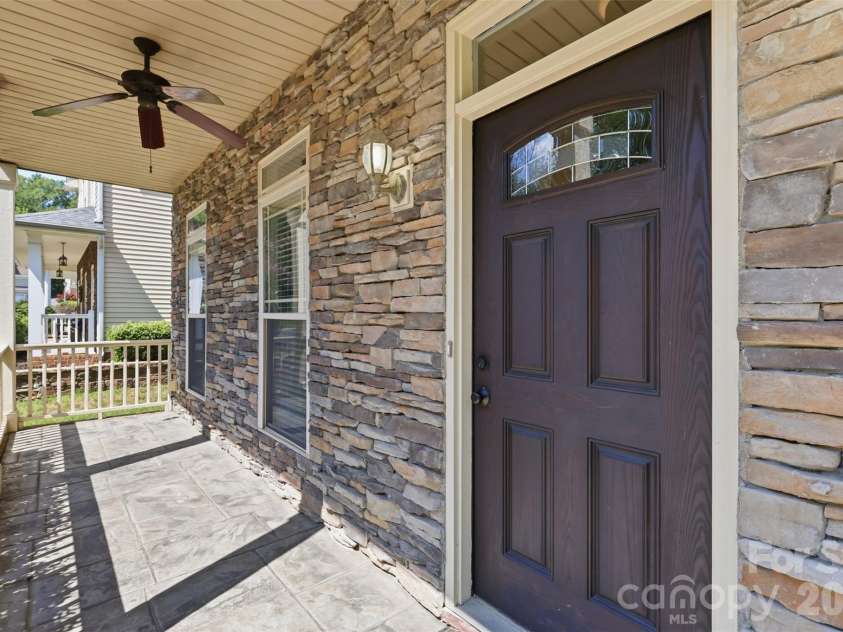 4140 Cedar Point Avenue, Matthews, NC 28104.  MLS# CAR4400390, YatesRealty ID 42135. Front Porch