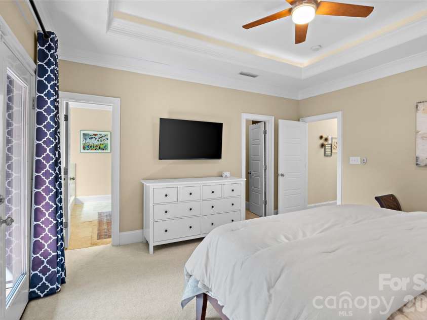 3404 Holt Street, Charlotte, NC 28205.  MLS# CAR4408697, YatesRealty ID 42136. 